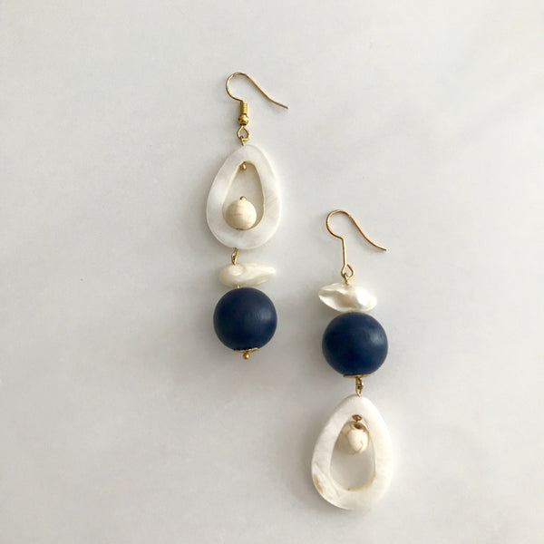 Design Pearl Earrings